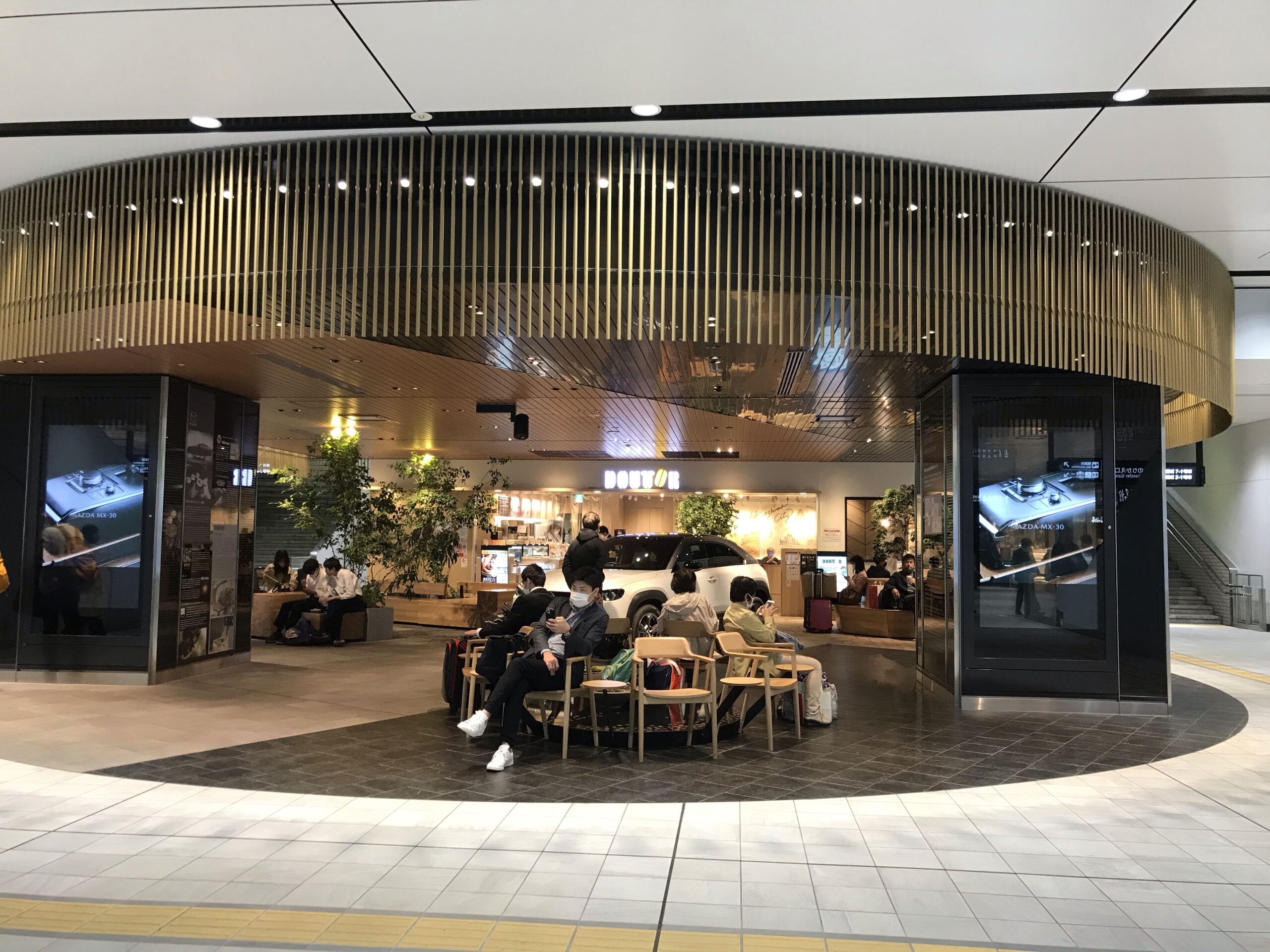 広島駅 改札内のキッズスペース ちょっとした待ち時間に使える 広島育児 Com